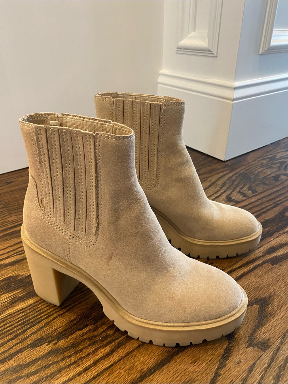 Dolce Vita Beige Suede Platform Ankle Booties - Picture 3 of 11